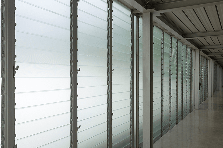 ガラスルーバーの特徴