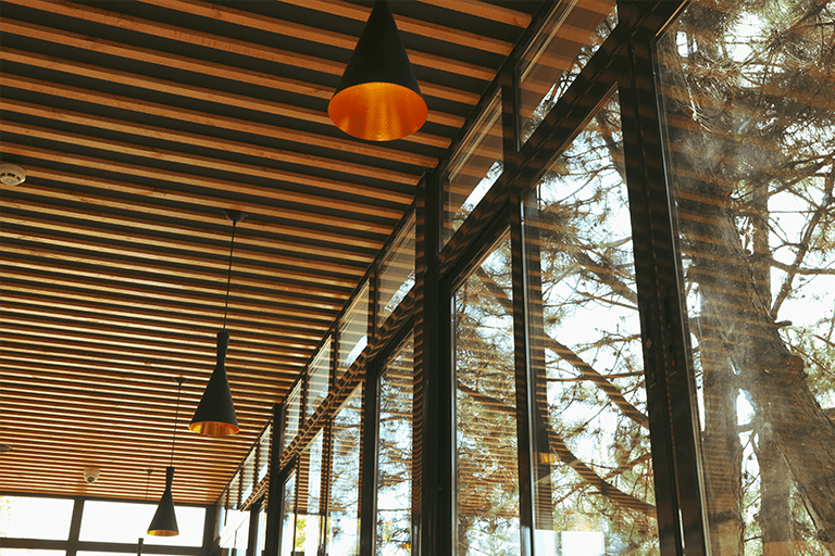 ルーバー天井とは？設計・施工で失敗しないための完全ガイド